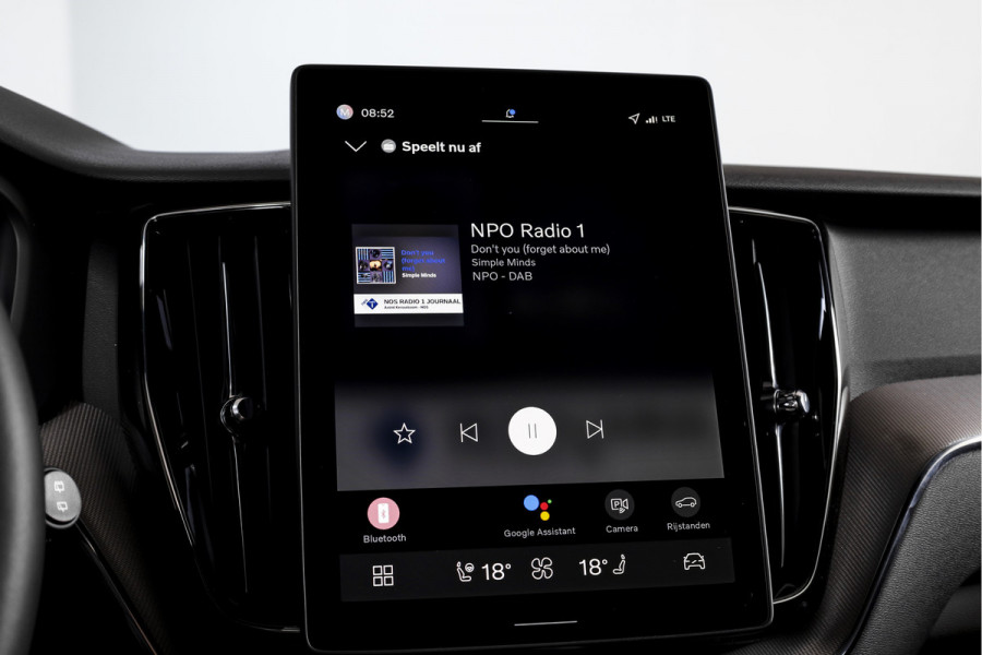 Volvo XC60 2.0 T8 Plug-in hybrid AWD Plus Black Edition | S/K Panodak | Harman/Kardon | Dig.Cockpit | Adapt.Cruise | Stoel-+Stuurverw. | Elek. stoelen | Camera | NAV+App.Connect | ECC | LM 21" | 6030