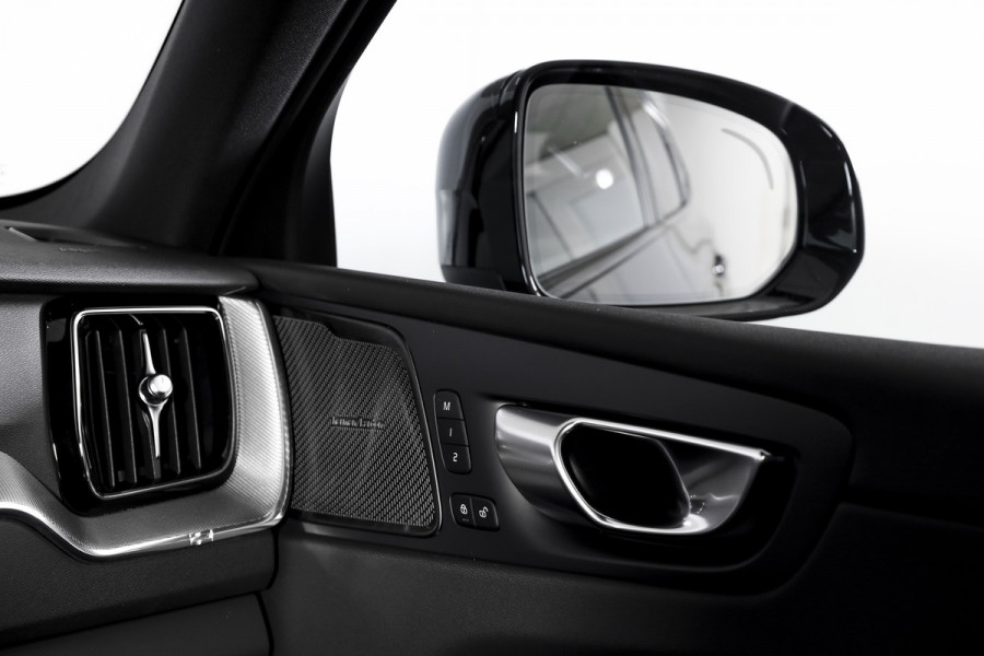 Volvo XC60 2.0 T8 Plug-in hybrid AWD Plus Black Edition - Facelift MY26 | S/K Panodak | Elek. Trekhaak | 360 Camera | Head-Up | Harmon/Kardon | Dig.Cockpit | Adapt.Cruise | Stoel-+Stuurverw. | NAV+App.Connect | Auto.Airco | LM 21" | 0120
