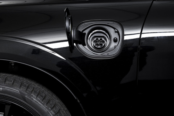 Volvo XC60 2.0 T8 Plug-in hybrid AWD Plus Black Edition - Facelift MY26 | S/K Panodak | Elek. Trekhaak | 360 Camera | Head-Up | Harmon/Kardon | Dig.Cockpit | Adapt.Cruise | Stoel-+Stuurverw. | NAV+App.Connect | Auto.Airco | LM 21" | 0120