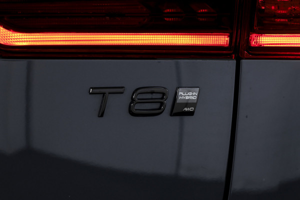Volvo XC60 2.0 T8 Plug-in hybrid AWD Plus Black Edition - Facelift MY26 | Harman/Kardon | S/K-Panodak | Dig. Cockpit | Adapt. Cruise | Elek. Klep | Stoel-+Stuurverw. | Camera | NAV+App. Connect | ECC | LM 21" | 5589