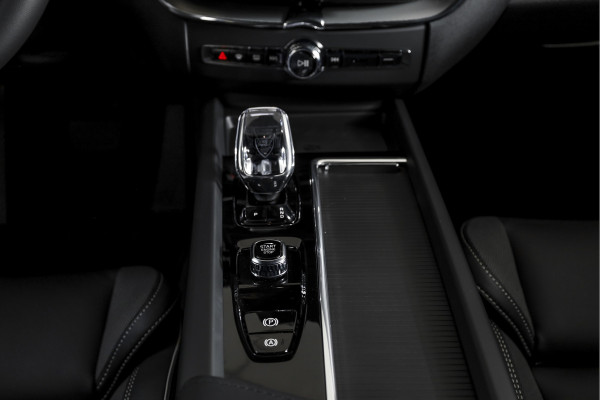 Volvo XC60 2.0 T8 Plug-in hybrid AWD Plus Black Edition - Facelift MY26 | Harman/Kardon | S/K-Panodak | Dig. Cockpit | Adapt. Cruise | Elek. Klep | Stoel-+Stuurverw. | Camera | NAV+App. Connect | ECC | LM 21" | 5589