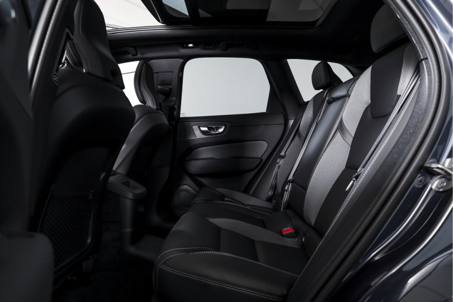 Volvo XC60 2.0 T8 Plug-in hybrid AWD Plus Black Edition - Facelift MY26 | Harman/Kardon | S/K-Panodak | Dig. Cockpit | Adapt. Cruise | Elek. Klep | Stoel-+Stuurverw. | Camera | NAV+App. Connect | ECC | LM 21" | 5589