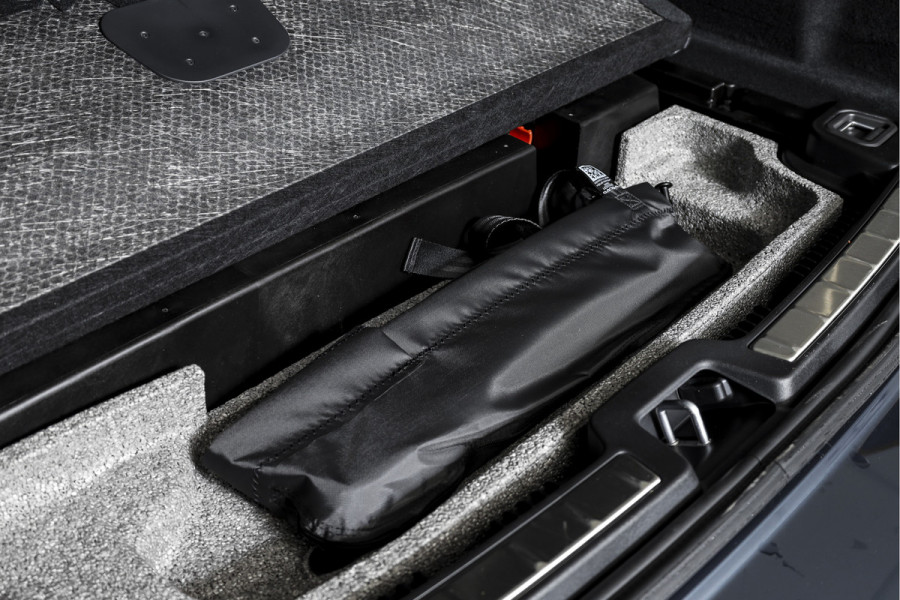 Volvo XC60 2.0 T8 Plug-in hybrid AWD Plus Black Edition - Facelift MY26 | Harman/Kardon | S/K-Panodak | Dig. Cockpit | Adapt. Cruise | Elek. Klep | Stoel-+Stuurverw. | Camera | NAV+App. Connect | ECC | LM 21" | 5589