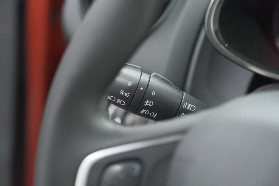 Renault Clio TCe 90 Limited | Trekhaak | Parkeersensoren | Navigatie