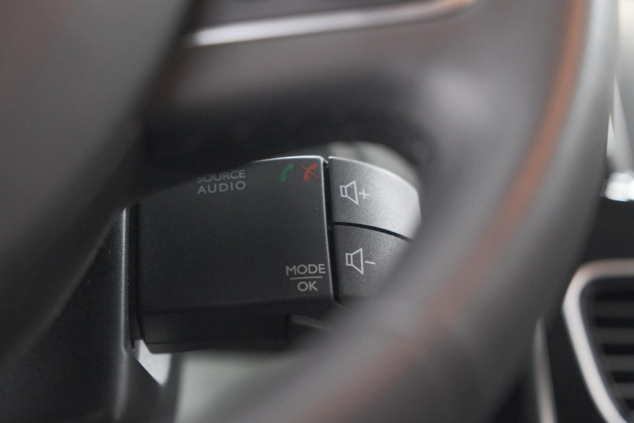 Renault Clio TCe 90 Limited | Trekhaak | Parkeersensoren | Navigatie