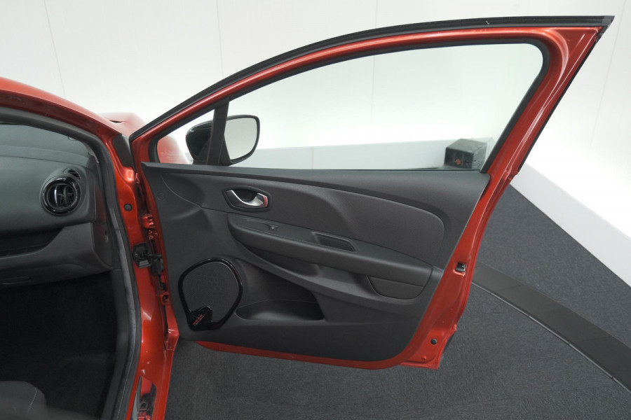 Renault Clio TCe 90 Limited | Trekhaak | Parkeersensoren | Navigatie