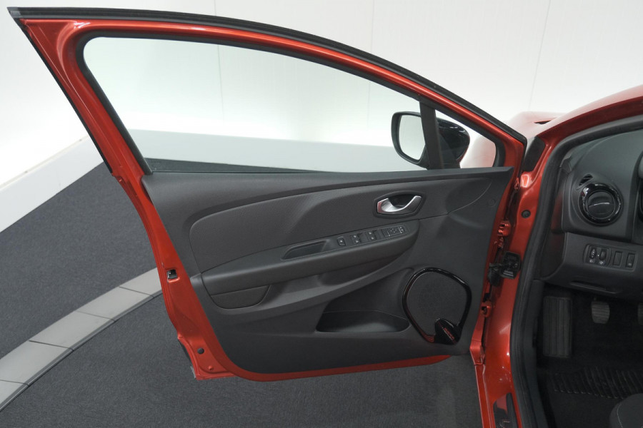 Renault Clio TCe 90 Limited | Trekhaak | Parkeersensoren | Navigatie