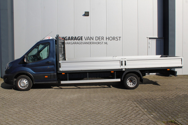 Ford Transit 350 2.0-165pk TDCI L5H1 Trend RWD Chassis enkele cabine met open laadbak AUTOMAAT ! Unieke bedrijfswagen ! Slechts 12.700km ! Airco, stoel-, spiegel- en voorraamverw., metallic lak, adapt. cruise cntrl, dodehoek assistent, camera, parkeersensoren voor, trekhaak etc.