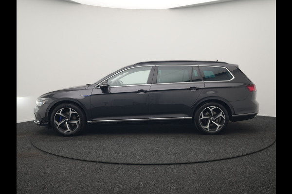Volkswagen Passat Variant 1.4 TSI GTE Business PHEV 218pk Dealer O.H. | Trekhaak Af Fabriek | Adaptive Cruise | Camera | Sportstoelen Massage & Memory | Keyless | Apple Carplay | Blis | Stoelverwarming | Navigatie | DAB | Plug In Hybrid |