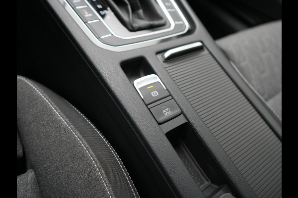 Volkswagen Passat Variant 1.4 TSI GTE Business PHEV 218pk Dealer O.H. | Trekhaak Af Fabriek | Adaptive Cruise | Camera | Sportstoelen Massage & Memory | Keyless | Apple Carplay | Blis | Stoelverwarming | Navigatie | DAB | Plug In Hybrid |