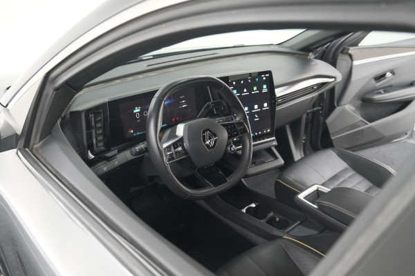 Renault Mégane E-Tech EV60 Optimum Charge Iconic | Adaptieve Cruise Control | Winterpakket | Dodehoekdetectie | Harman Kardon