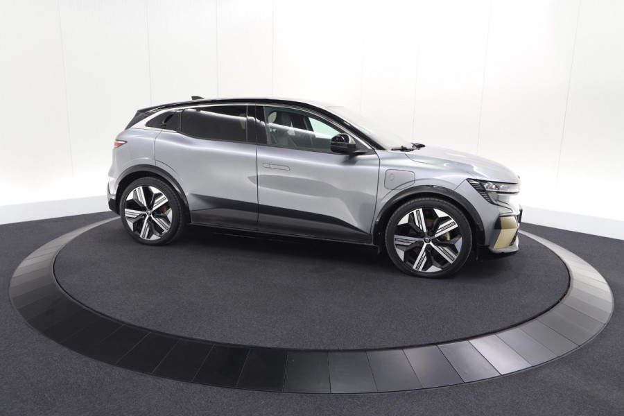 Renault Mégane E-Tech EV60 Optimum Charge Iconic | Adaptieve Cruise Control | Winterpakket | Dodehoekdetectie | Harman Kardon