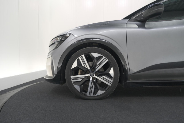 Renault Mégane E-Tech EV60 Optimum Charge Iconic | Adaptieve Cruise Control | Winterpakket | Dodehoekdetectie | Harman Kardon