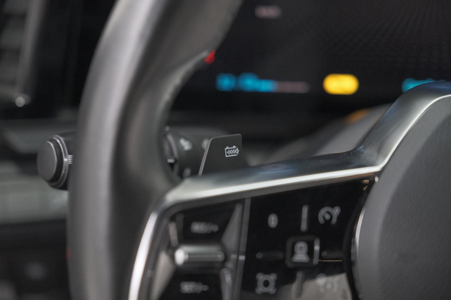 Renault Mégane E-Tech EV60 Optimum Charge Iconic | Adaptieve Cruise Control | Winterpakket | Dodehoekdetectie | Harman Kardon