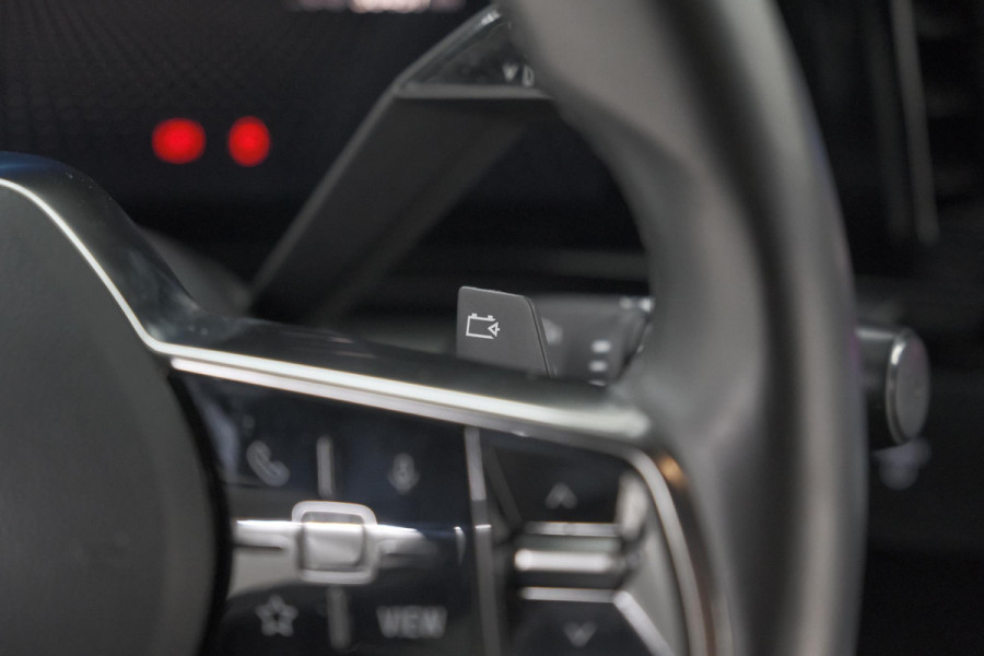 Renault Mégane E-Tech EV60 Optimum Charge Iconic | Adaptieve Cruise Control | Winterpakket | Dodehoekdetectie | Harman Kardon