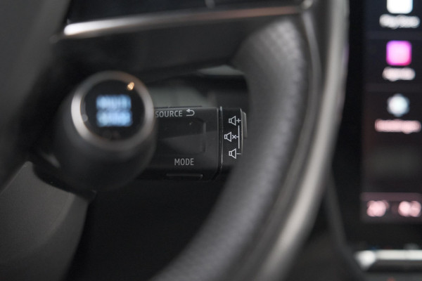 Renault Mégane E-Tech EV60 Optimum Charge Iconic | Adaptieve Cruise Control | Winterpakket | Dodehoekdetectie | Harman Kardon