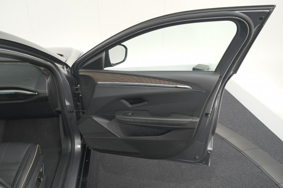 Renault Mégane E-Tech EV60 Optimum Charge Iconic | Adaptieve Cruise Control | Winterpakket | Dodehoekdetectie | Harman Kardon