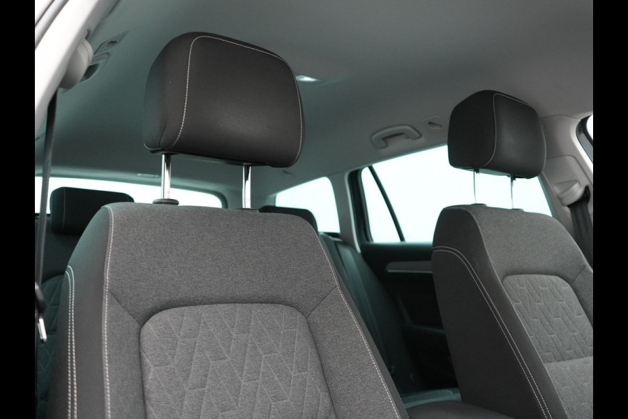 Volkswagen Passat Variant 1.4 TSI GTE Business PHEV 218pk Dealer O.H. | Trekhaak Af Fabriek | Adaptive Cruise | Camera | Sportstoelen Massage & Memory | Keyless | Apple Carplay | Blis | Stoelverwarming | Navigatie | DAB | Plug In Hybrid |