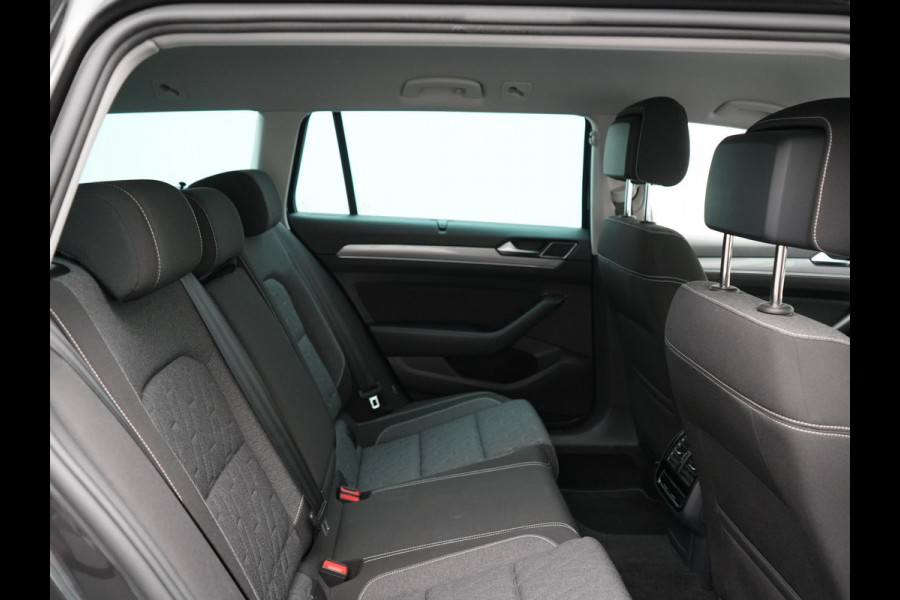 Volkswagen Passat Variant 1.4 TSI GTE Business PHEV 218pk Dealer O.H. | Trekhaak Af Fabriek | Adaptive Cruise | Camera | Sportstoelen Massage & Memory | Keyless | Apple Carplay | Blis | Stoelverwarming | Navigatie | DAB | Plug In Hybrid |