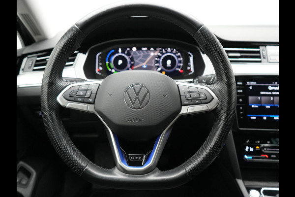 Volkswagen Passat Variant 1.4 TSI GTE Business PHEV 218pk Dealer O.H. | Trekhaak Af Fabriek | Adaptive Cruise | Camera | Sportstoelen Massage & Memory | Keyless | Apple Carplay | Blis | Stoelverwarming | Navigatie | DAB | Plug In Hybrid |