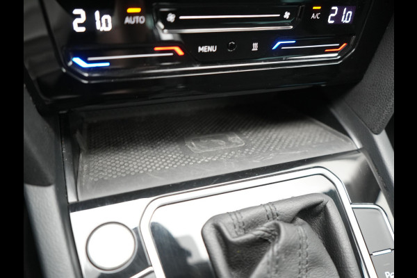 Volkswagen Passat Variant 1.4 TSI GTE Business PHEV 218pk Dealer O.H. | Trekhaak Af Fabriek | Adaptive Cruise | Camera | Sportstoelen Massage & Memory | Keyless | Apple Carplay | Blis | Stoelverwarming | Navigatie | DAB | Plug In Hybrid |