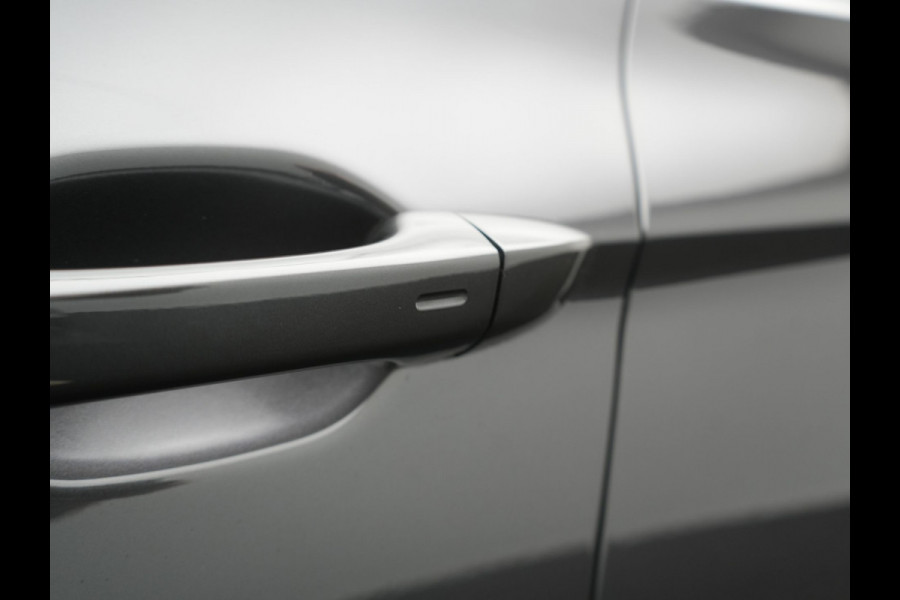 Volkswagen Passat Variant 1.4 TSI GTE Business PHEV 218pk Dealer O.H. | Trekhaak Af Fabriek | Adaptive Cruise | Camera | Sportstoelen Massage & Memory | Keyless | Apple Carplay | Blis | Stoelverwarming | Navigatie | DAB | Plug In Hybrid |