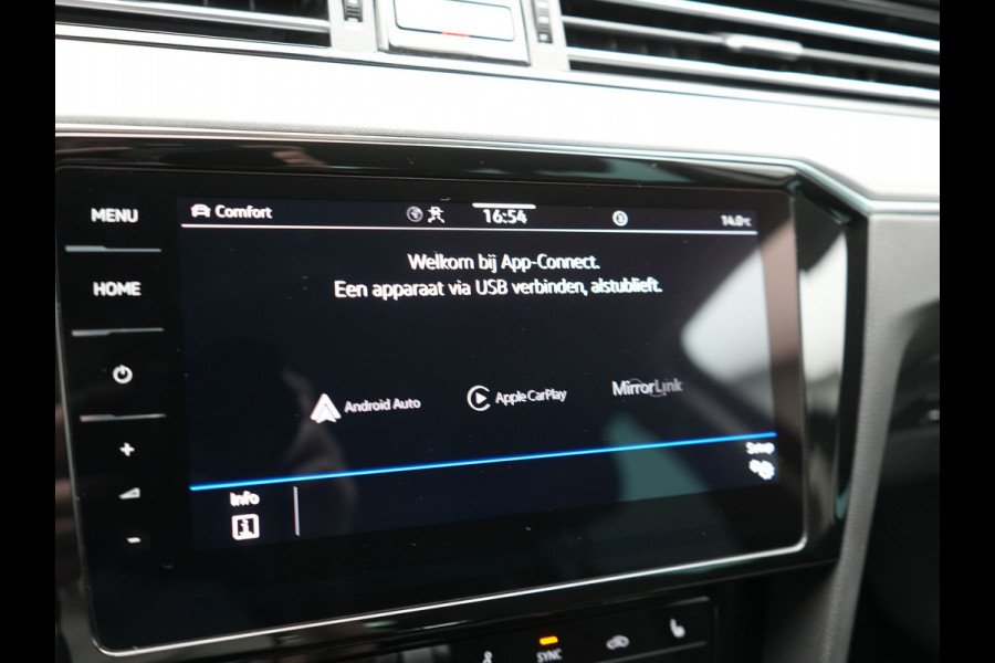 Volkswagen Passat Variant 1.4 TSI GTE Business PHEV 218pk Dealer O.H. | Trekhaak Af Fabriek | Adaptive Cruise | Camera | Sportstoelen Massage & Memory | Keyless | Apple Carplay | Blis | Stoelverwarming | Navigatie | DAB | Plug In Hybrid |