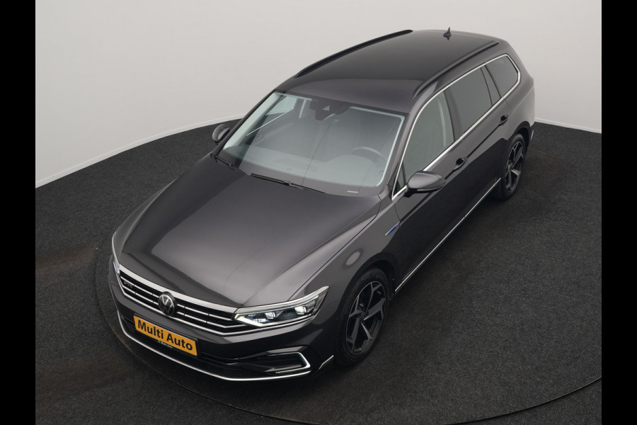 Volkswagen Passat Variant 1.4 TSI GTE Business PHEV 218pk Dealer O.H. | Trekhaak Af Fabriek | Adaptive Cruise | Camera | Sportstoelen Massage & Memory | Keyless | Apple Carplay | Blis | Stoelverwarming | Navigatie | DAB | Plug In Hybrid |