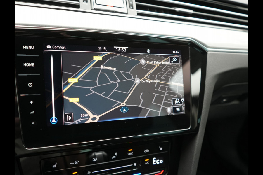 Volkswagen Passat Variant 1.4 TSI GTE Business PHEV 218pk Dealer O.H. | Trekhaak Af Fabriek | Adaptive Cruise | Camera | Sportstoelen Massage & Memory | Keyless | Apple Carplay | Blis | Stoelverwarming | Navigatie | DAB | Plug In Hybrid |