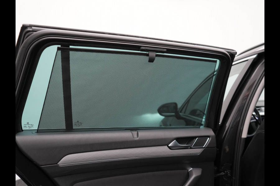 Volkswagen Passat Variant 1.4 TSI GTE Business PHEV 218pk Dealer O.H. | Trekhaak Af Fabriek | Adaptive Cruise | Camera | Sportstoelen Massage & Memory | Keyless | Apple Carplay | Blis | Stoelverwarming | Navigatie | DAB | Plug In Hybrid |