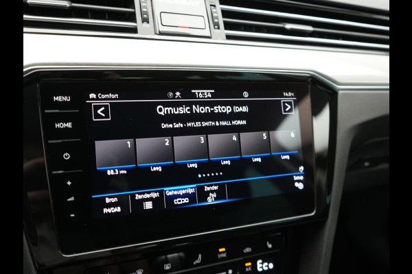 Volkswagen Passat Variant 1.4 TSI GTE Business PHEV 218pk Dealer O.H. | Trekhaak Af Fabriek | Adaptive Cruise | Camera | Sportstoelen Massage & Memory | Keyless | Apple Carplay | Blis | Stoelverwarming | Navigatie | DAB | Plug In Hybrid |