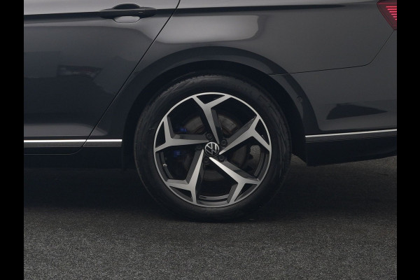Volkswagen Passat Variant 1.4 TSI GTE Business PHEV 218pk Dealer O.H. | Trekhaak Af Fabriek | Adaptive Cruise | Camera | Sportstoelen Massage & Memory | Keyless | Apple Carplay | Blis | Stoelverwarming | Navigatie | DAB | Plug In Hybrid |