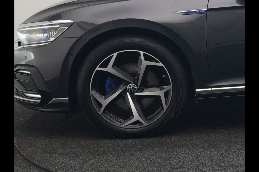 Volkswagen Passat Variant 1.4 TSI GTE Business PHEV 218pk Dealer O.H. | Trekhaak Af Fabriek | Adaptive Cruise | Camera | Sportstoelen Massage & Memory | Keyless | Apple Carplay | Blis | Stoelverwarming | Navigatie | DAB | Plug In Hybrid |