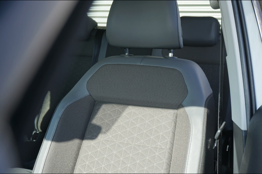 Volkswagen T-Cross 116PK Style Automaat | ADAPTIVE CRUISE | CAMERA | WINTERPACK