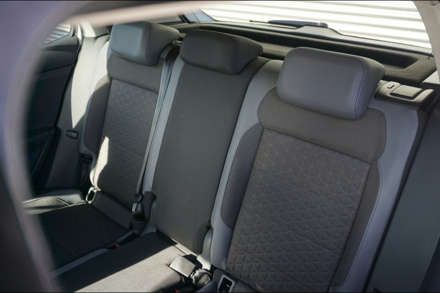 Volkswagen T-Cross 116PK Style Automaat | ADAPTIVE CRUISE | CAMERA | WINTERPACK