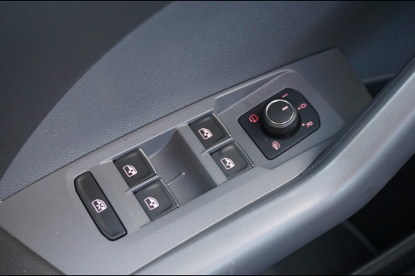 Volkswagen T-Cross 116PK Style Automaat | ADAPTIVE CRUISE | CAMERA | WINTERPACK