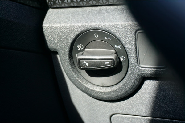 Volkswagen T-Cross 116PK Style Automaat | ADAPTIVE CRUISE | CAMERA | WINTERPACK