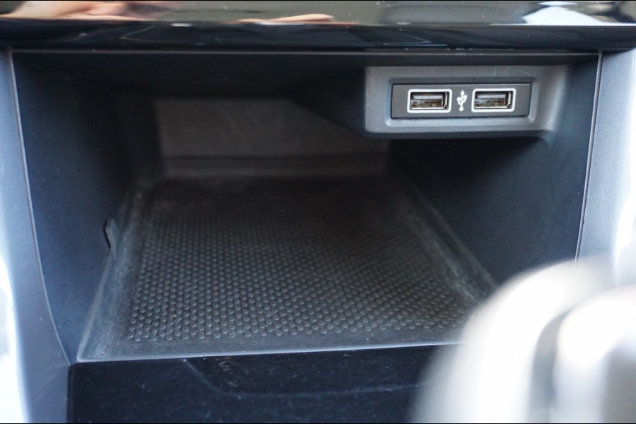 Volkswagen T-Cross 116PK Style Automaat | ADAPTIVE CRUISE | CAMERA | WINTERPACK