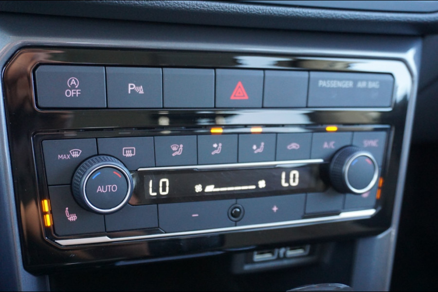 Volkswagen T-Cross 116PK Style Automaat | ADAPTIVE CRUISE | CAMERA | WINTERPACK