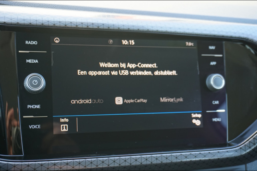 Volkswagen T-Cross 116PK Style Automaat | ADAPTIVE CRUISE | CAMERA | WINTERPACK