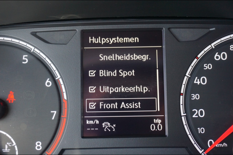 Volkswagen T-Cross 116PK Style Automaat | ADAPTIVE CRUISE | CAMERA | WINTERPACK