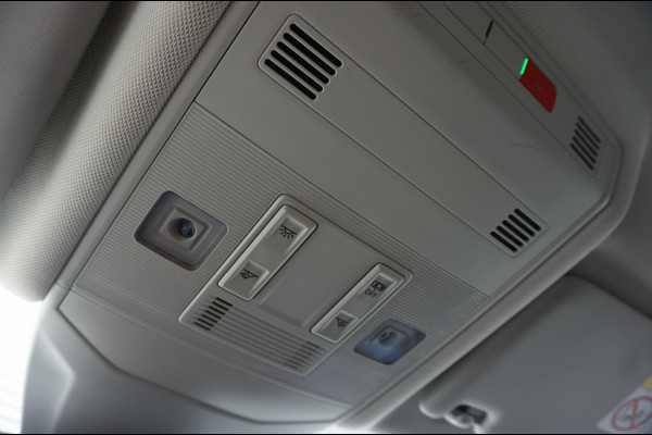 Volkswagen T-Cross 116PK Style Automaat | ADAPTIVE CRUISE | CAMERA | WINTERPACK