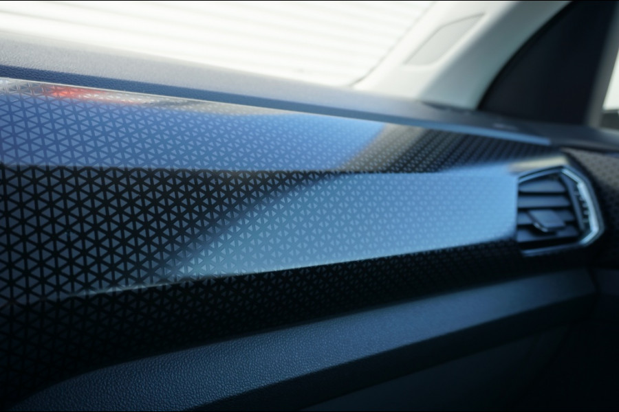 Volkswagen T-Cross 116PK Style Automaat | ADAPTIVE CRUISE | CAMERA | WINTERPACK