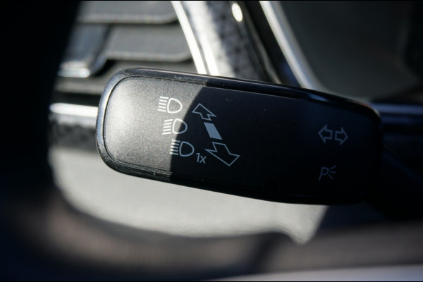 Volkswagen T-Cross 116PK Style Automaat | ADAPTIVE CRUISE | CAMERA | WINTERPACK