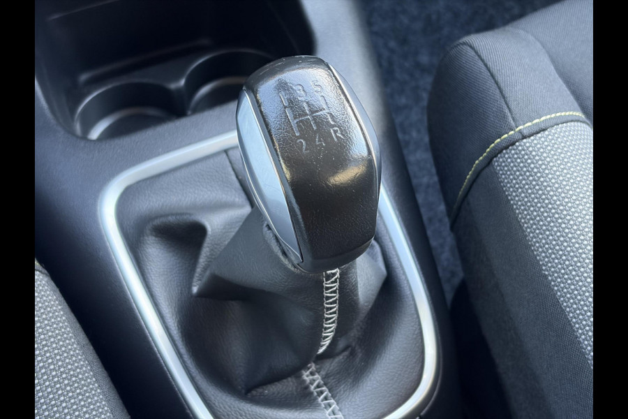 Citroën C3 1.2 PureTech S&S Shine Camera,Navi,D-riem vervangen in 2024,Keyless,PDc V+A,Clima,Cruise,Rijstrooksensor,Dodehoek,N.A.P,110pk,Lm velgen,N.A.P,Apk tot 03-2027