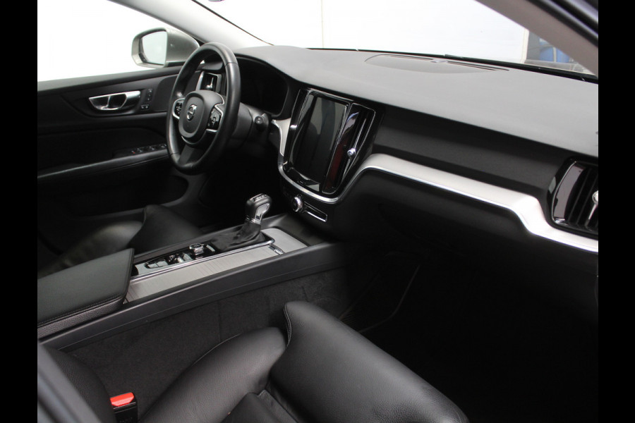 Volvo V60 2.0 T4 Inscription CARPLAY | CRUISE | CAMERA | ELECSTOEL | POLESTAR ENGINEERD | LMV19 | LEDER | STOELVERW | CLIMATE | LED