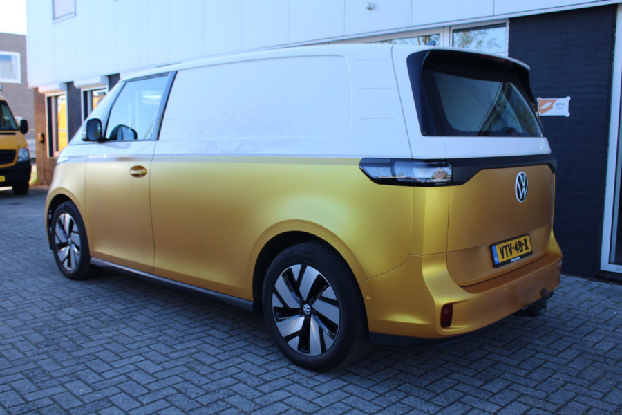 Volkswagen ID. Buzz Cargo 150KW -- 77 kWh acccu WLTP 418KM ✓ SoH 99,4% ✓ 3-zits ✓ navigatie ✓ lm velgen