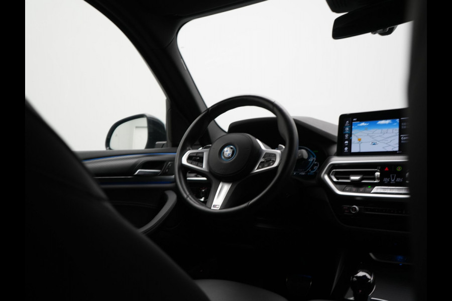 BMW X3 xDrive30e M Sport PHEV 293pk Dealer O.H. | Head Up | Laser LED | 360 Camera | Lederen Sportstoelen Verwarmd | Keyless | Blis | Apple Carplay | Hifi Audio | Sfeerverlichting | Navigatie | DAB | Cruise Control | 20"L.M | Plug In Hybrid |