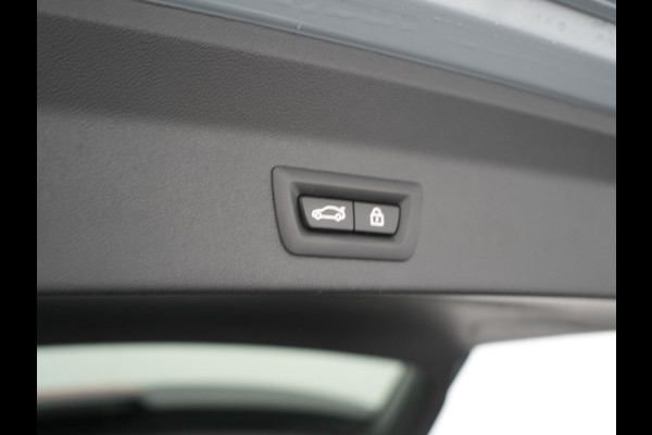 BMW X3 xDrive30e M Sport PHEV 293pk Dealer O.H. | Head Up | Laser LED | 360 Camera | Lederen Sportstoelen Verwarmd | Keyless | Blis | Apple Carplay | Hifi Audio | Sfeerverlichting | Navigatie | DAB | Cruise Control | 20"L.M | Plug In Hybrid |