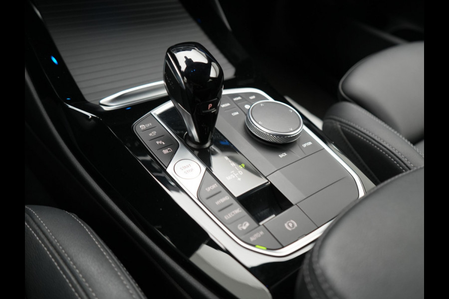 BMW X3 xDrive30e M Sport PHEV 293pk Dealer O.H. | Head Up | Laser LED | 360 Camera | Lederen Sportstoelen Verwarmd | Keyless | Blis | Apple Carplay | Hifi Audio | Sfeerverlichting | Navigatie | DAB | Cruise Control | 20"L.M | Plug In Hybrid |